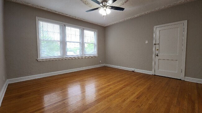 Foto del edificio - 7507 Oxford Dr