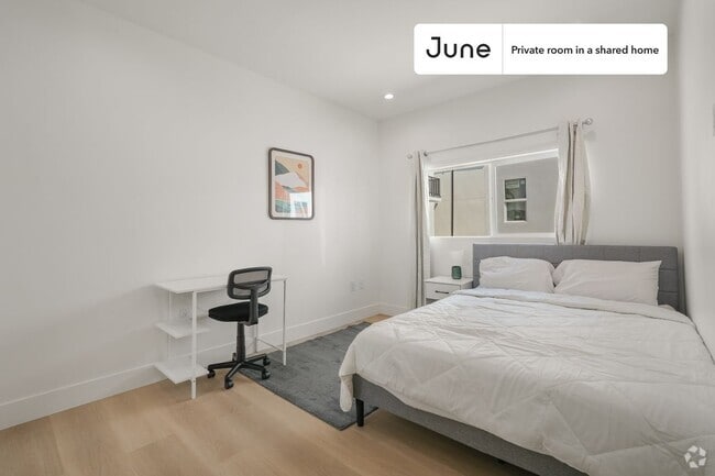 Building Photo - Private bedroom in 5 bed/5 bath Home