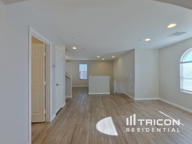 Foto del edificio - 8920 Dorrell Ln