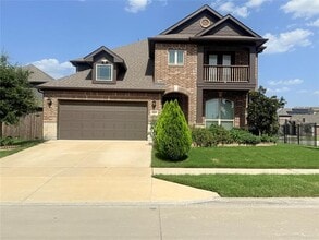 Building Photo - 10000 White Pine Dr
