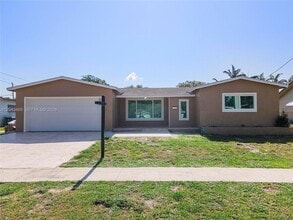 Building Photo - 4914 SW 90th Ave