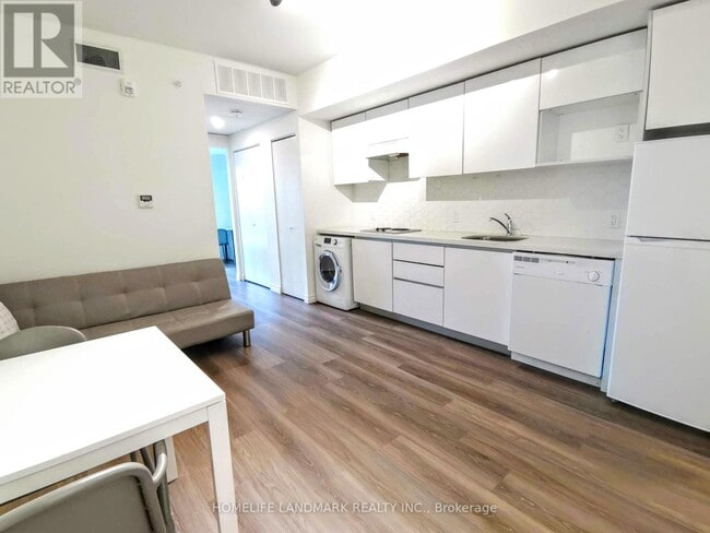 Building Photo - 268 Lester St