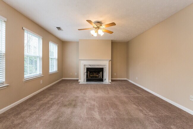 Foto del edificio - 400 Crested View Dr