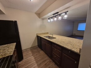 Building Photo - 1108-1110 E McKinley Ave