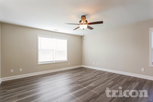 Building Photo - 209 Hampton Oaks Cir