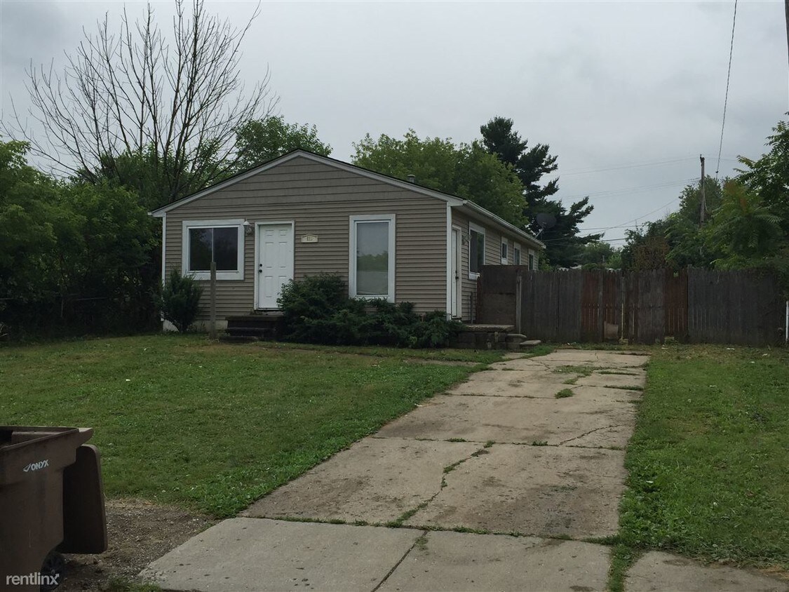 Building Photo - 3 br, 1 bath House - 680 Peacock Ave