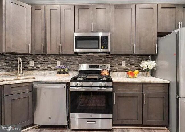 Foto del edificio - 1230 W Lombard St