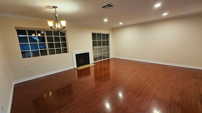 Foto del edificio - 14727 Magnolia Blvd