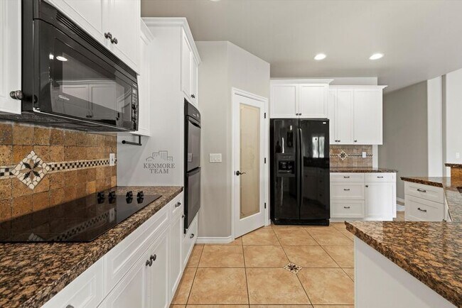 Building Photo - 79103 Canyon Meadows Dr