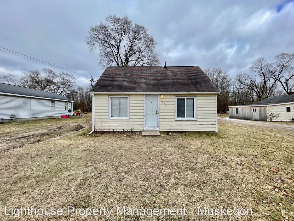 2 br, 1 bath House 1530 S Walker Road House Rental in Muskegon, MI