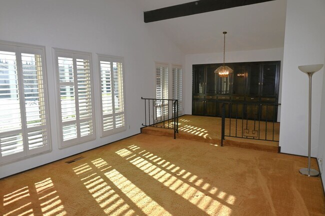 Foto del edificio - 80 Parkshore Cir