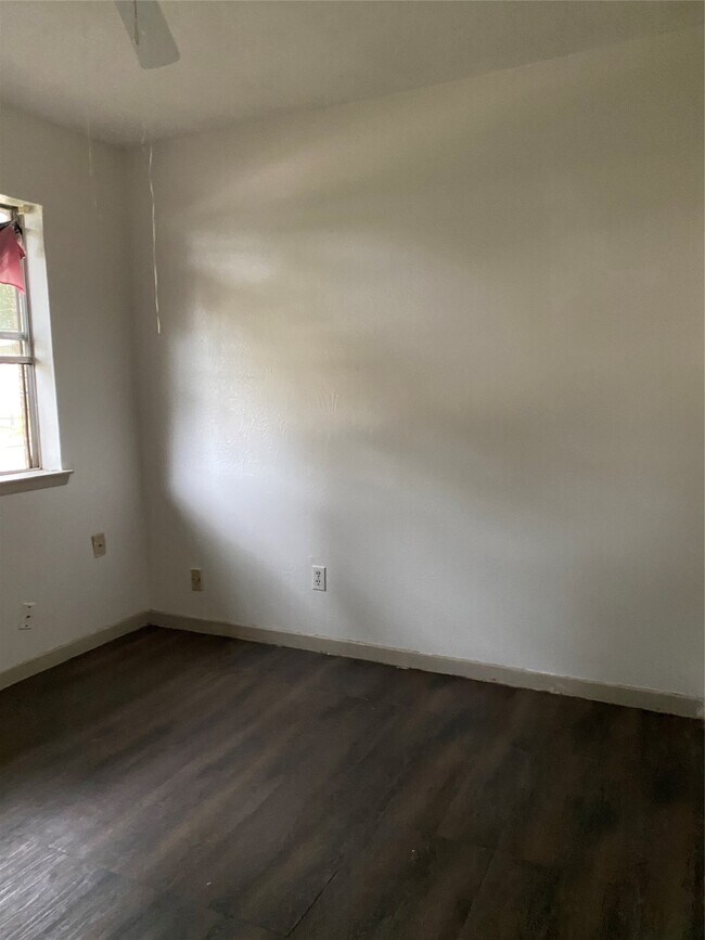 Foto del edificio - 5122 Kent Dr