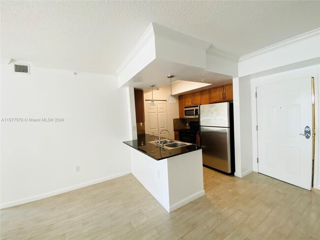 Building Photo - 2000 N Bayshore Dr