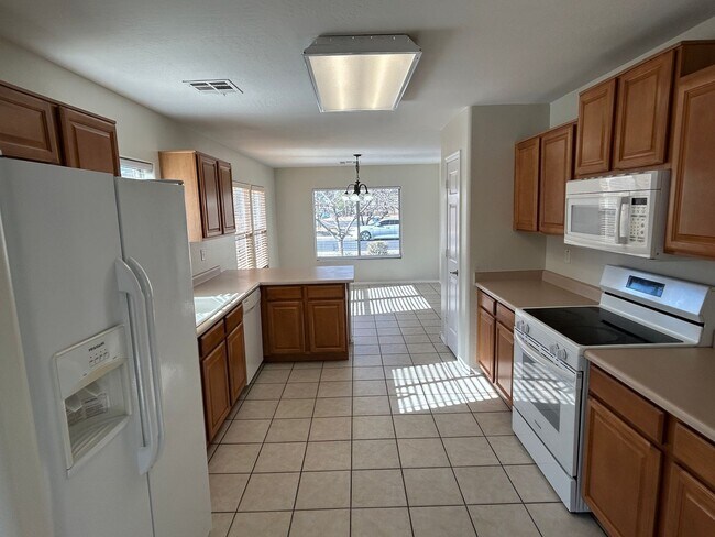 Building Photo - 9027 S Parkside Ln E