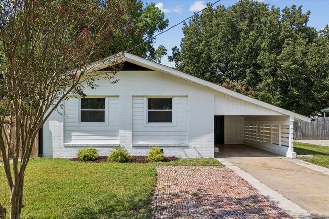 Photo - 13A Colberts Ln House