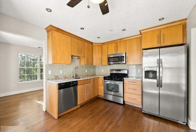 Foto del edificio - 1113 Magnolia Ln