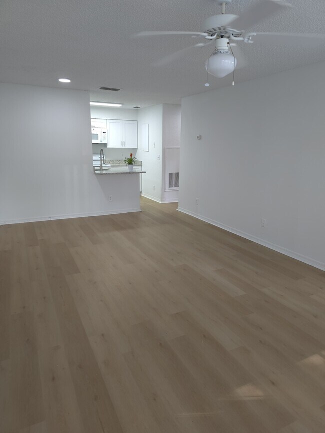 Foto del edificio - 1063 S Hiawassee Rd