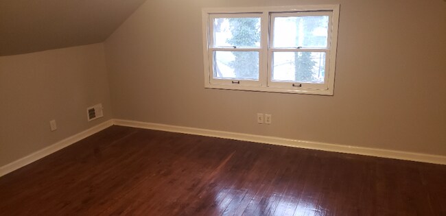 Foto del edificio - 3704 Luken Dr