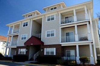 Building Photo - 912 Southmoor Dr