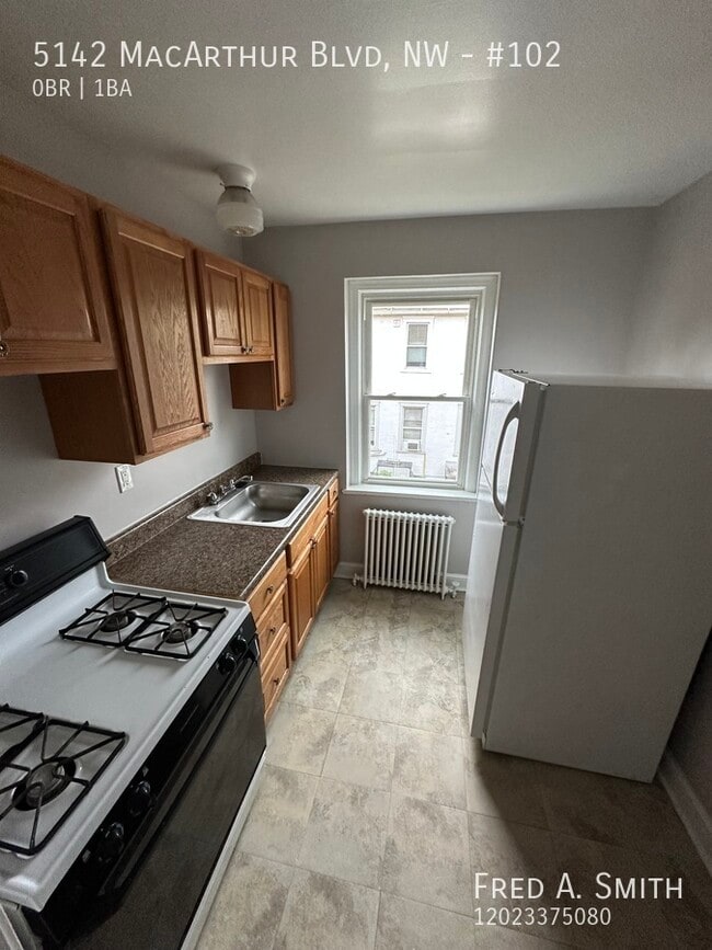 Foto del edificio - 5142 MacArthur Blvd