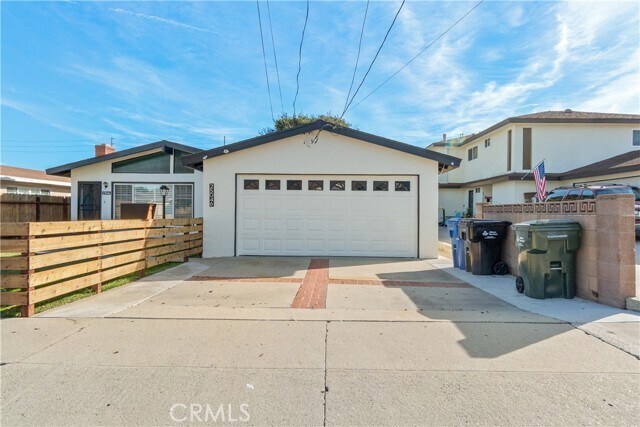 Foto del edificio - 25046 Feijoa Ave