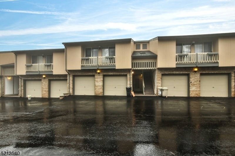 22 Buchanon Ct Unit 22, West Orange, NJ 07052 Room for Rent in West