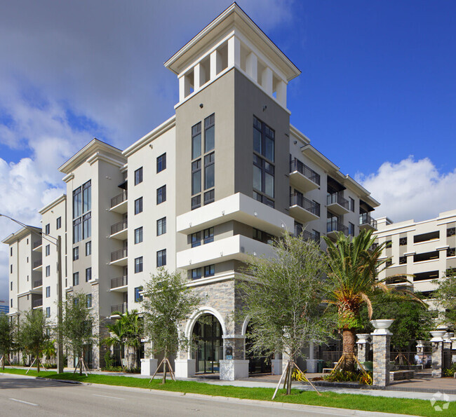 Building Photo - Edge at Flagler Village