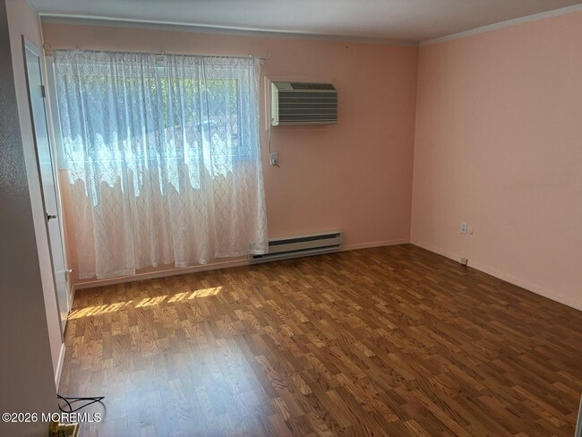 Building Photo - 131 Amberly Dr