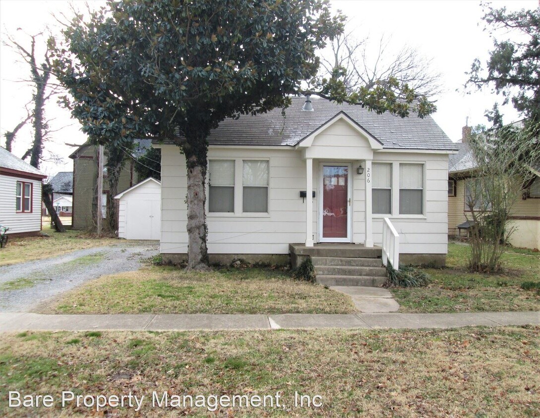 Foto principal - 2 br, 1 bath House - 206 W Eufaula