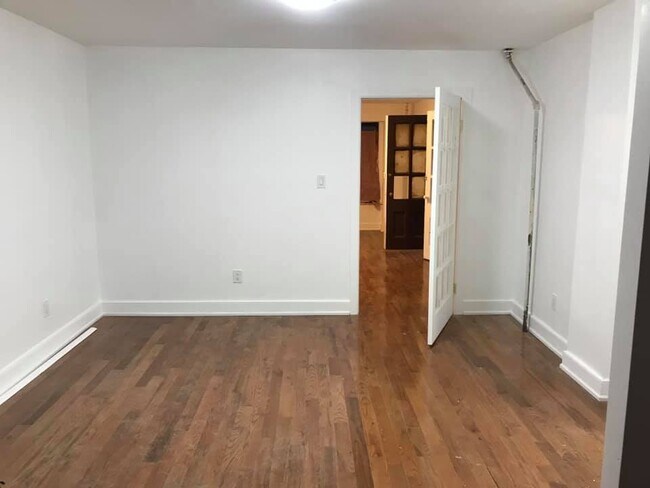 Building Photo - 257 Vernon Ave