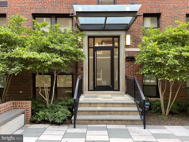 Foto del edificio - 129 W St NW