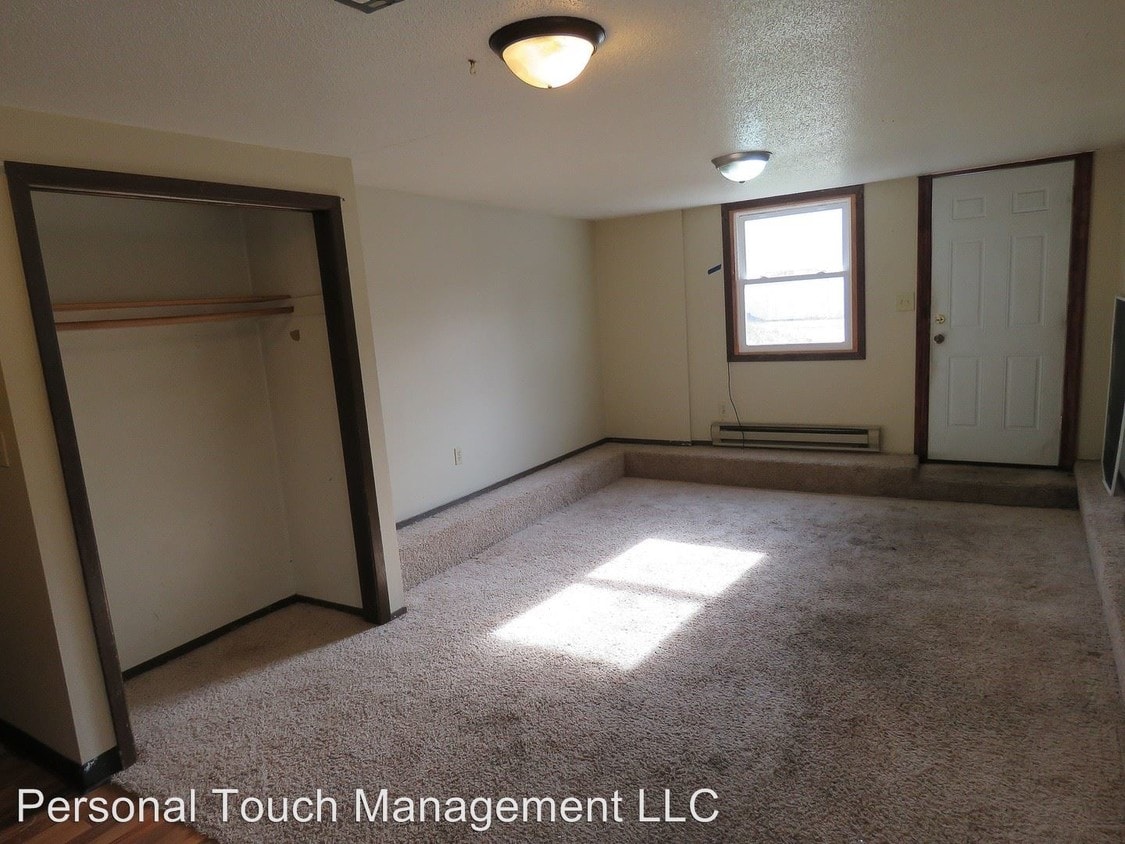 Foto principal - 527 7th St S