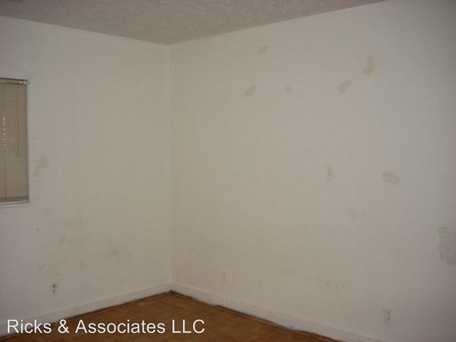 Building Photo - 2 br, 1 bath House - 5208 - B Castlewood Rd