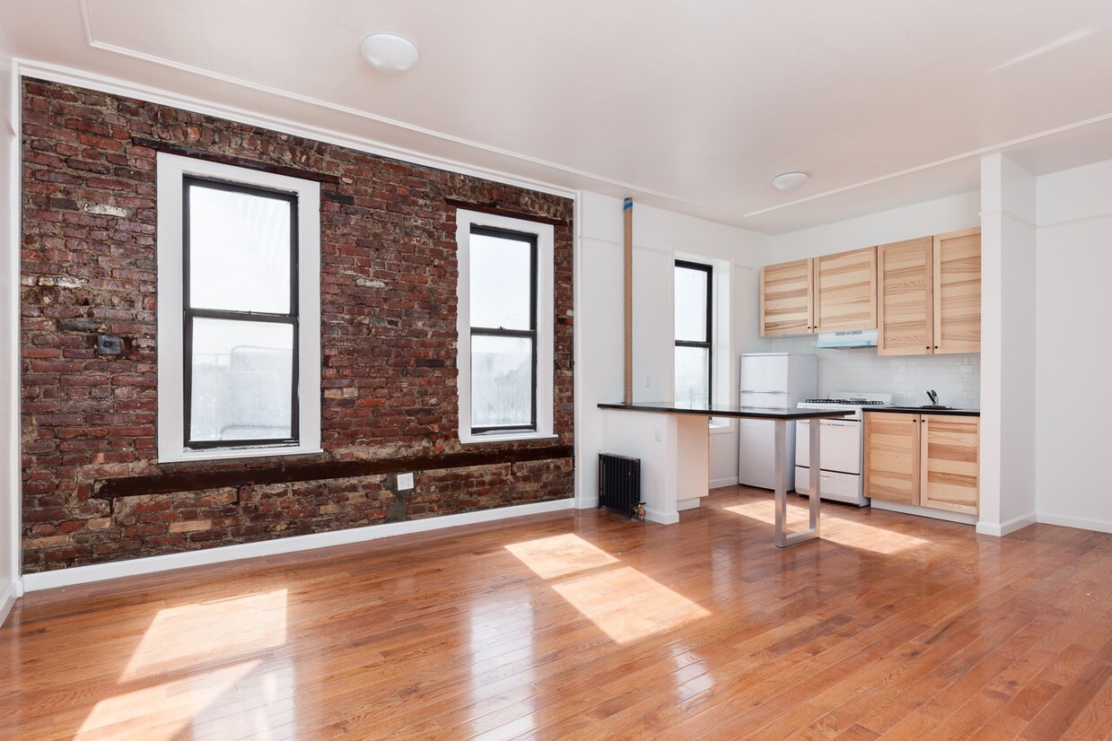 Foto principal - 579 61st St