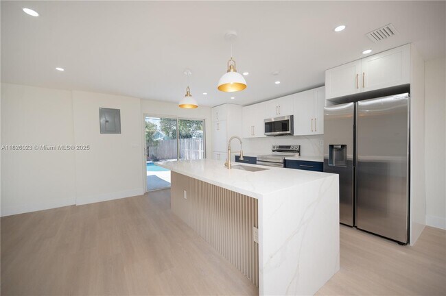 Foto del edificio - 3751 NE 17th Ave