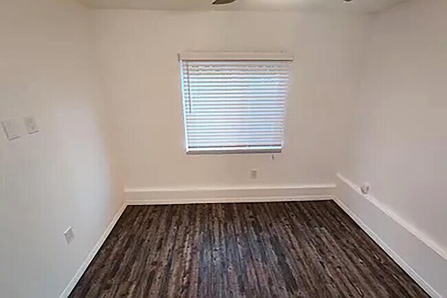 Foto del edificio - 6720 Van Noord Ave