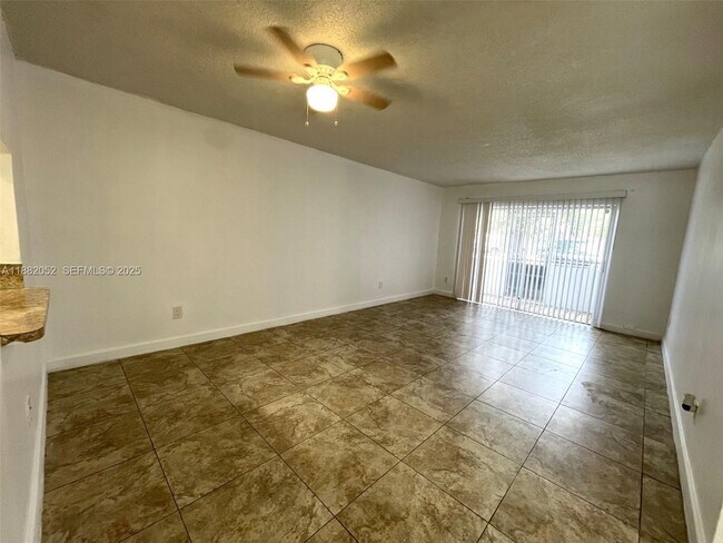 Foto del edificio - 2800 NW 56th Ave