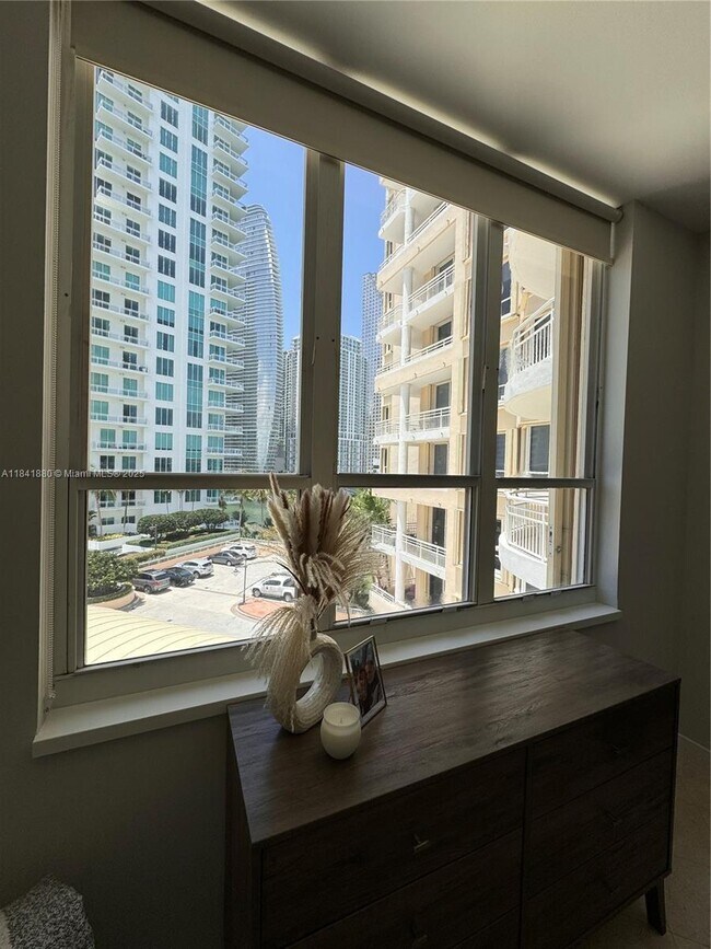 Foto del edificio - 888 Brickell Key Dr