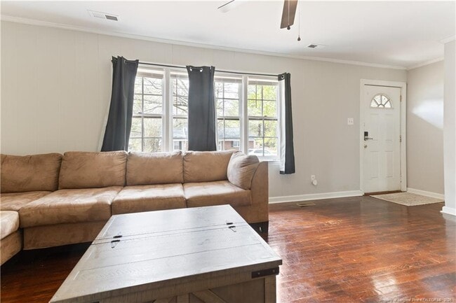 Building Photo - 906 Prince Ave