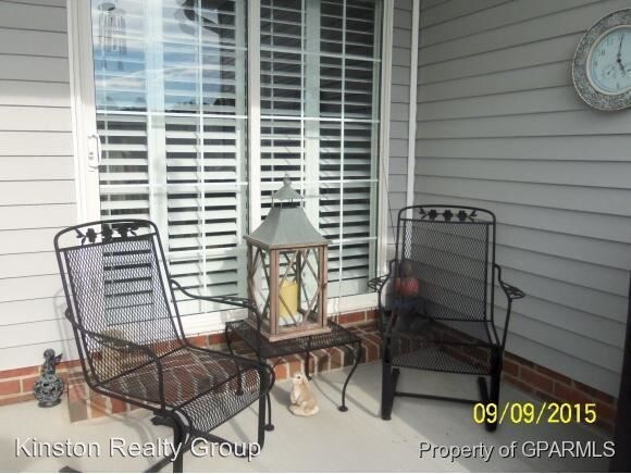 Building Photo - 2084 Briarwood Dr