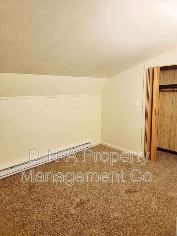 Building Photo - 122 Maggie Way