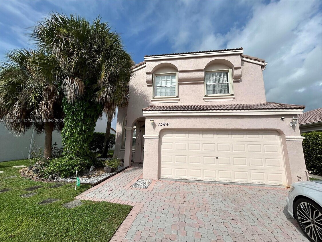 Primary Photo - 1584 NW 158th Ave