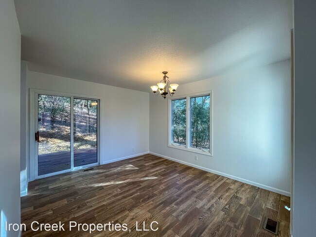 Building Photo - 3 br, 3.5 bath House - 305 Secretariat Ln