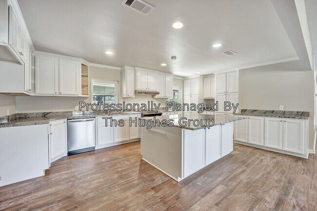 Building Photo - 26630 LA-1032