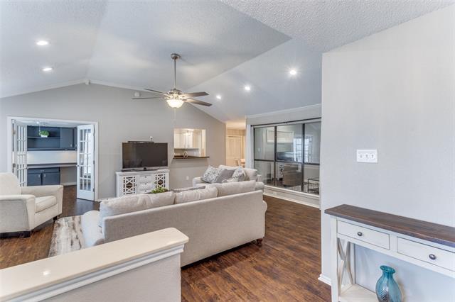 Building Photo - 933 Matilda Dr