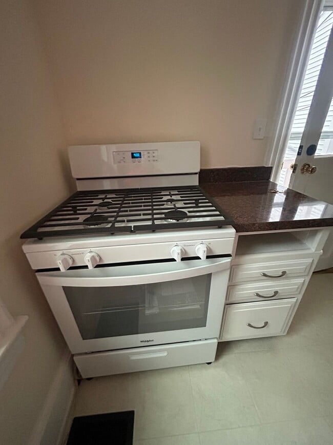 Foto del edificio - 556 N Plum St