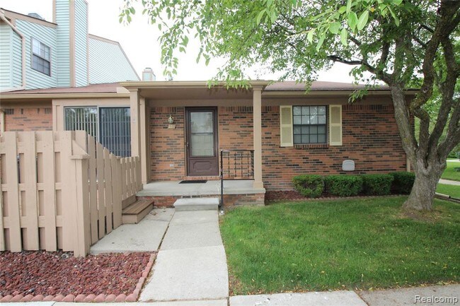 Building Photo - 43628 Arbor Way W