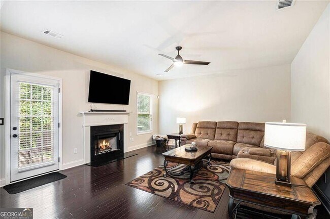 Foto del edificio - 3820 Kings Bridge Dr