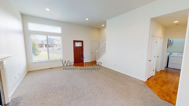 Foto del edificio - 547 Magnoni *Primary Bath with Tub, Walk I...