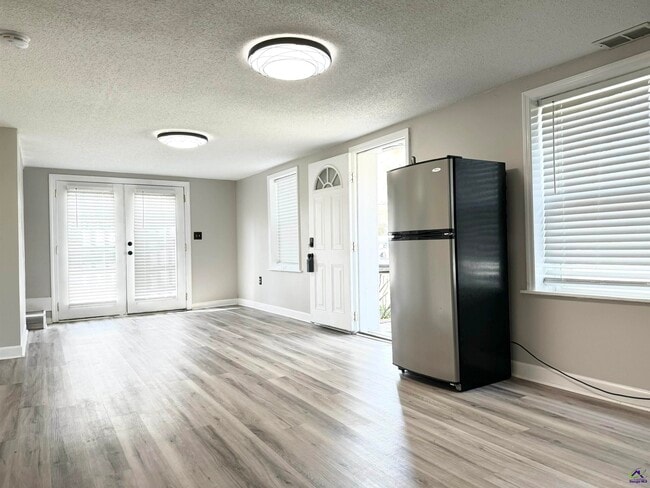 Foto del edificio - 317 Oakview Square